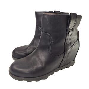 Black Wedge Boot Size 8 Side Zipper